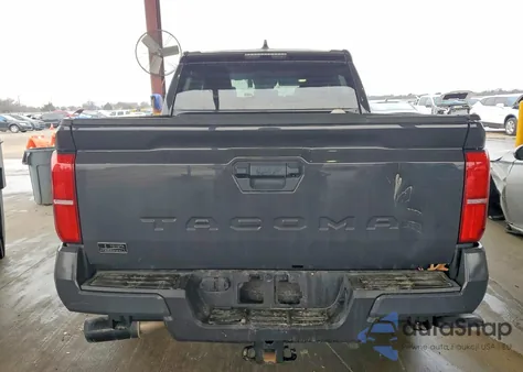 2024 Toyota Tacoma Double Cab z USA, uszkodzony, nr VIN 3TMKB5FN8RM022986